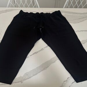 lululemon athletica Black Cropped Pants Size 12